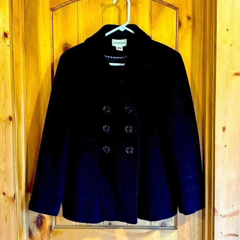 St. John’s Bay pea coat, Meduium